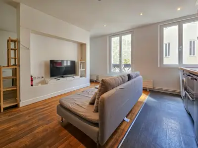 un studio à Paris
