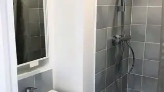 un studio à Paris