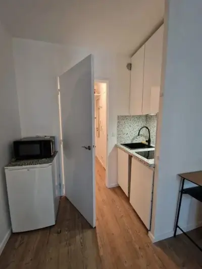 un studio à Paris