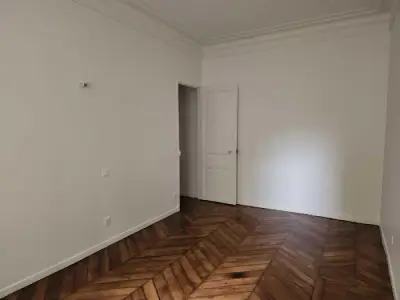 un studio à Paris
