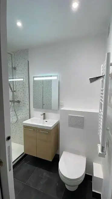 un studio à Paris