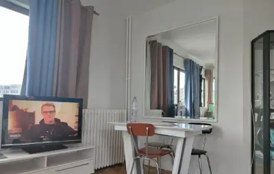 un studio à Paris