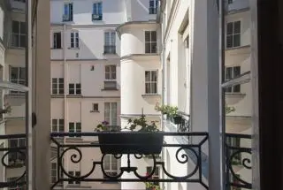 un appartement à Paris
