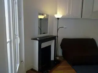 un studio à Paris