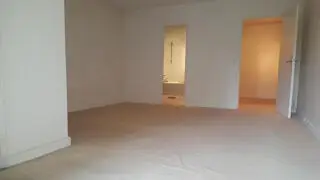 un studio à Paris