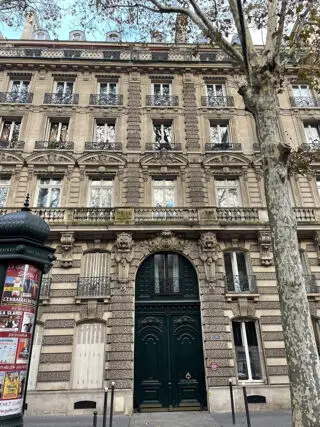 un studio à Paris