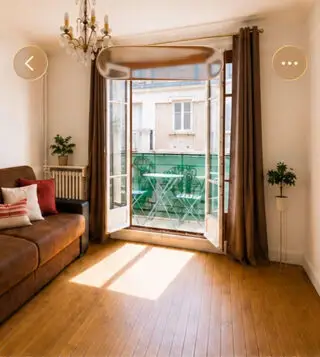 un studio à Paris