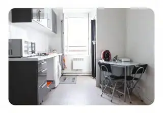 un studio à Paris