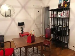 un studio à Paris