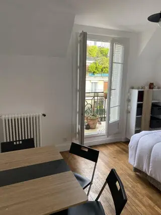 un studio à Paris
