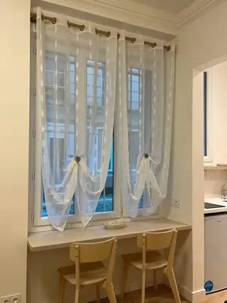 un studio à Paris