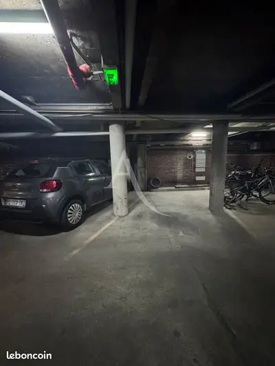 Parking/box 7 m² PARIS
