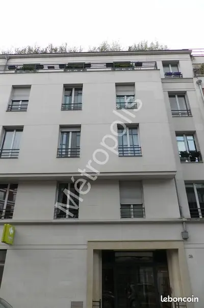 Parking/box 13 m² PARIS