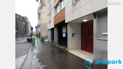 Parking/box 12 m² PARIS 18