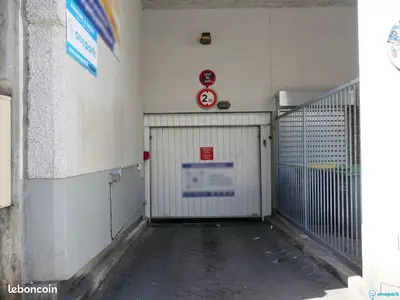 Parking/box 12 m² PARIS 11