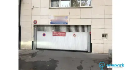 Parking/box 12 m² PARIS 12