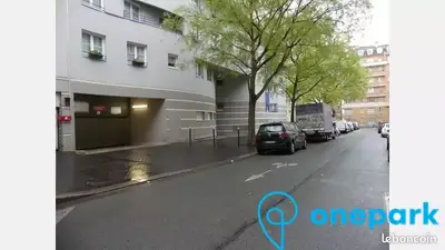Parking/box 12 m² PARIS 11