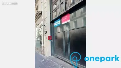 Parking/box 12 m² PARIS 09