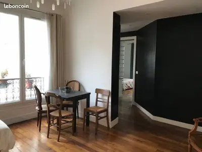 Ternes Monceau Etoile Appartement haussmann standing meublé 2ch entièrement équipé, très calme et lumineux traversant ouest-est 3e étage/4 sur jardin et cour arboré