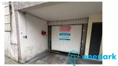 Parking/box 12 m² PARIS 13