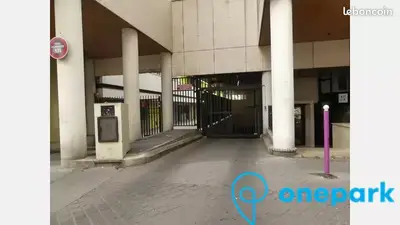 Parking/box 12 m² PARIS 20