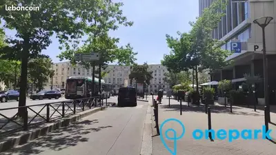 Parking/box 12 m² PARIS 14