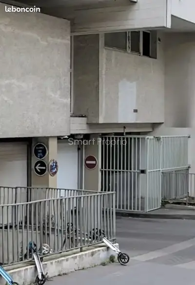 Parking/box 13 m² Paris