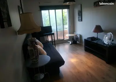Studio meuble, moderne, charmant, quartier VIP du 17eme, juste renove