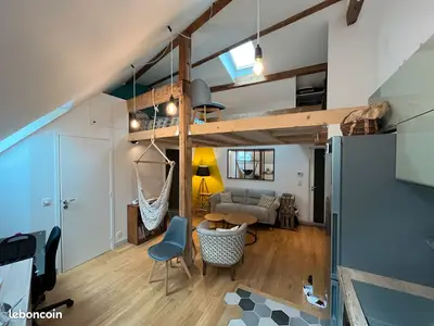 2 pièces – 46 m² (31 m² Carrez) + mezzanines – Ascenseur – Cave – Local vélos – Paris (Gros Caillou)