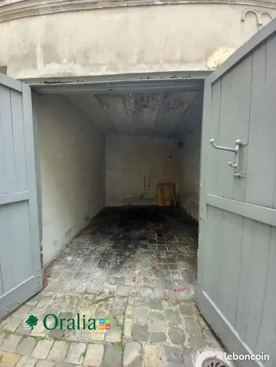 Parking 17 m² PARIS
