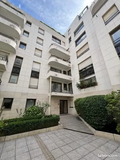 Studio 1 pièce 19 m²
