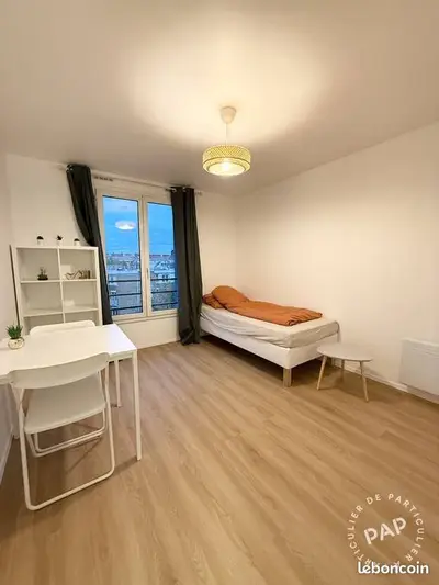 Location meublée studio 19 m² Paris 20E (75020) 950