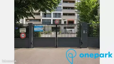 Parking/box 12 m² PARIS 13