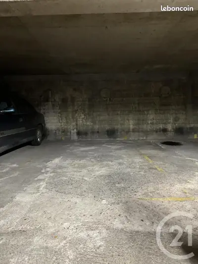 Parking 11 m² Paris