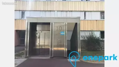 Parking/box 12 m² PARIS 13