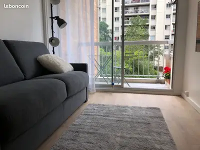 Charmant studio meublé de 22 m² avec balcon – Fibre incluse