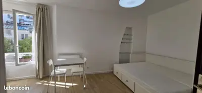 Paris 20e rue VITRUVE Location studio 1p meublé