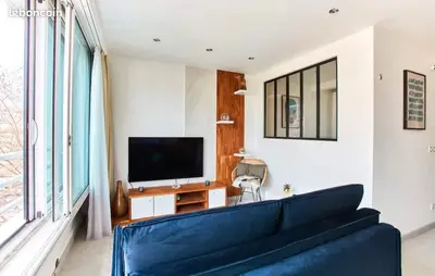 Paris 8ᵉ – Parc Monceau / Arc de Triomphe | Appartement meublé 31 m² | Vue dégagée | Ascenseur