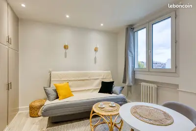 STUDIO MEUBLE HAUT DE GAMME 20e SAINT-FARGEAU