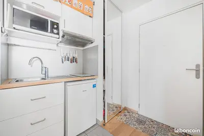 Ravissant studio meublé de 29m2 avec balcon, métro Dugommier