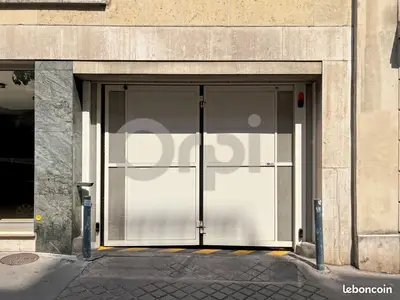 Garage/box 16 m² Paris