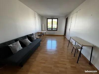 Studio meublé 29m2 avec balcon, cave et ascenseur, quartier Jourdain