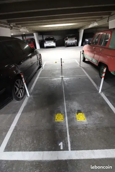 Parking/box 8 m² PARIS 13