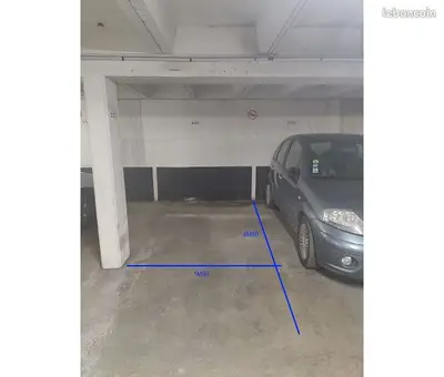Parking/box 9 m² PARIS 13