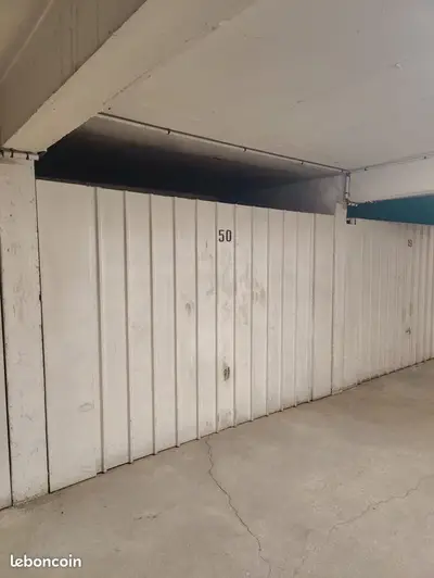 Parking/box 14 m² PARIS 13