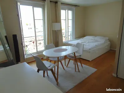 Grand studio 30 m2 à Lamarck Caulaincourt