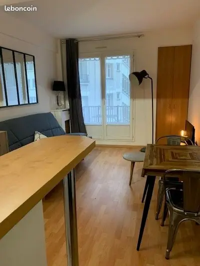 Location meublée studio 20 m² Paris 17e (75017) 950