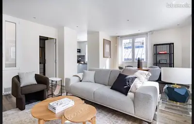 Paris 2ᵉ – Sentier – 2 pièces de 50 m² non meublé – 4ᵉ étage ascenseur – Rénové par architecte – Très lumineux – Disponible au 20 août 2026