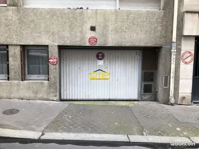 Parking/box 10 m² Paris