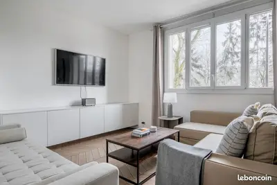 Location Appartement 5 pièces 90m2 Paris 16